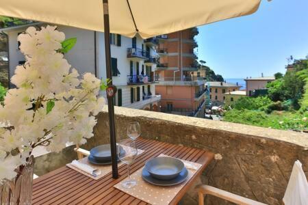 Jolly Roger Riomaggiore Hotel Exterior photo